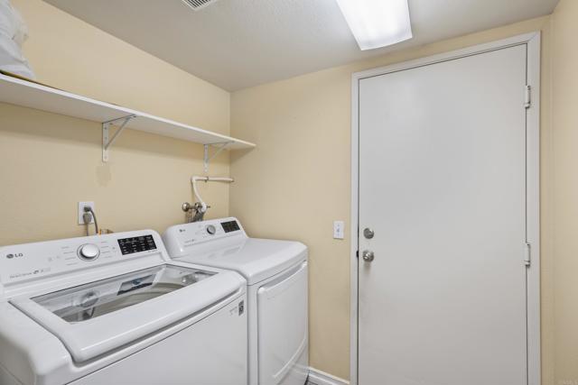 Image 22 of 30 For 5005 Codorniz Way 6