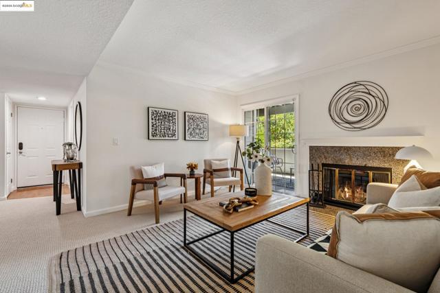 630 Canyon Oaks Dr, Oakland CA: https://media.crmls.org/mediaz/ff99a7cf-b0d6-42a3-bd43-261ea988635e.jpg