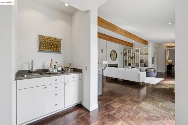 7 Requa Place, Piedmont CA: https://media.crmls.org/mediaz/ff99c227-b1b6-4410-a265-ee19a2ec74a5.jpg
