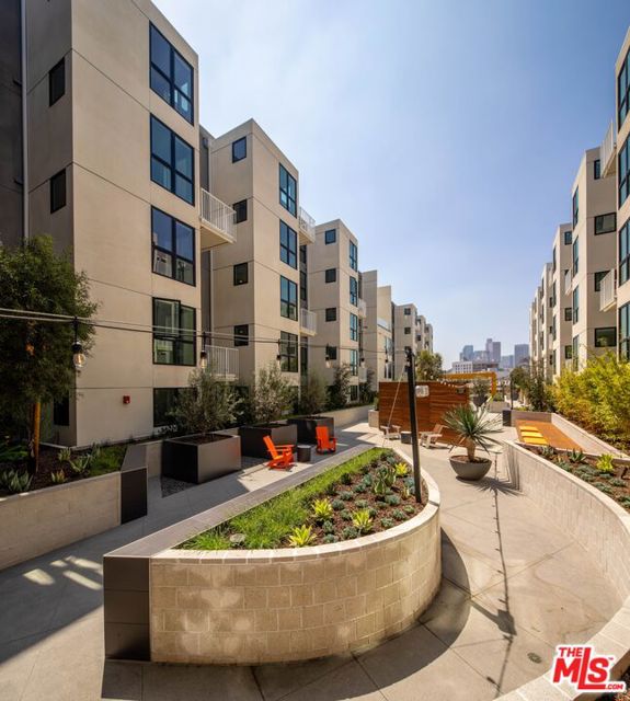 1101 N Main Street, Los Angeles CA: https://media.crmls.org/mediaz/ff9aabd6-44c1-4336-8a04-4662807ef1a6.jpg