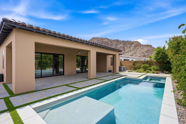78420 Heritage Way, La Quinta CA: https://media.crmls.org/mediaz/ff9b8b6b-03db-40b1-91db-785e649cbf79.jpg