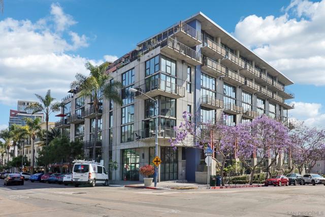 1780 Kettner Blvd, San Diego CA: https://media.crmls.org/mediaz/ff9bc648-d758-4e1c-a432-cac7c908a170.jpg