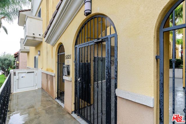 5521 Kester Avenue, Sherman Oaks CA: https://media.crmls.org/mediaz/ff9bea5c-6b62-4342-9bfe-1aa2f4f732ac.jpg