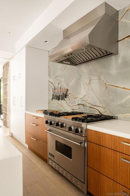 404 Pine Needles, Del Mar CA: https://media.crmls.org/mediaz/ff9cb800-c295-41e9-a5af-e4022824b4d7.jpg