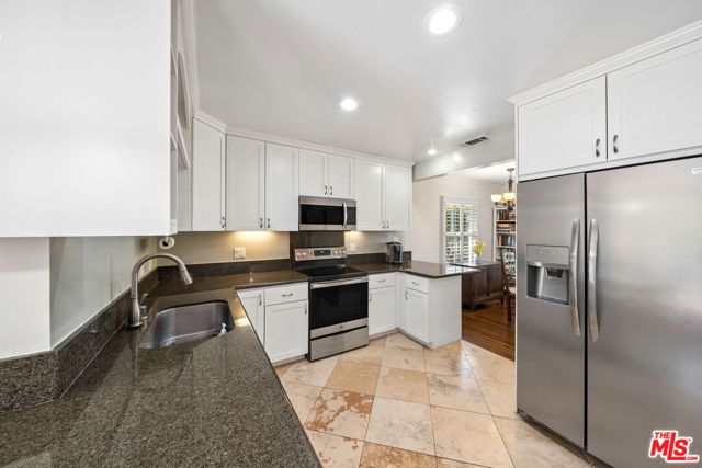 4942 Stern Avenue photo 12