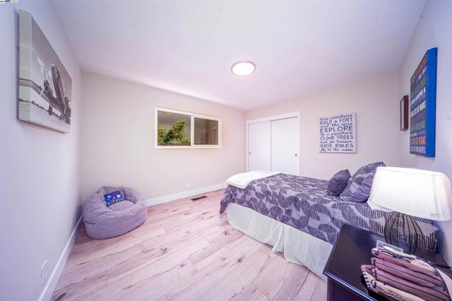 35459 Galen Pl, Fremont CA: https://media.crmls.org/mediaz/ff9d3652-e7b4-48a3-bbef-d9d45a19346e.jpg