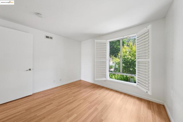 3 Forest Lane, San Rafael CA: https://media.crmls.org/mediaz/ff9d4b58-7515-4edf-95d0-6c1b861c7a73.jpg