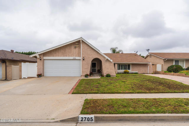2705 N Broadmoor Avenue, Simi Valley CA: https://media.crmls.org/mediaz/ff9d4b63-ce5d-410a-ba4e-9fb9417334cf.jpg