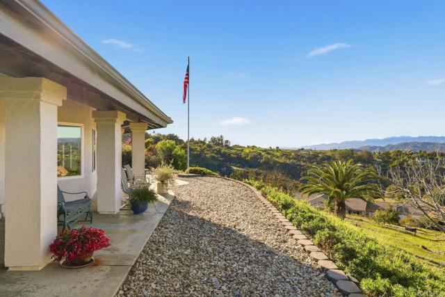 1524 Zutano Lane, Fallbrook CA: https://media.crmls.org/mediaz/ff9db9a8-cdd4-4514-9493-2a5d7a46e820.jpg