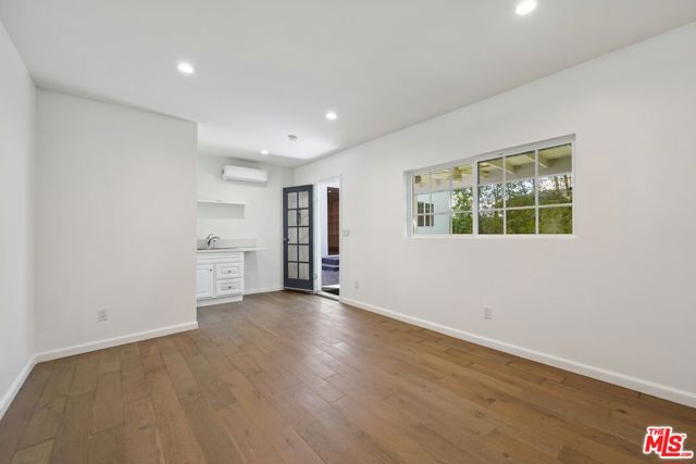 5114 Cedros Avenue, Sherman Oaks CA: https://media.crmls.org/mediaz/ff9dc54c-c203-4f93-8932-bdeedaea1749.jpg
