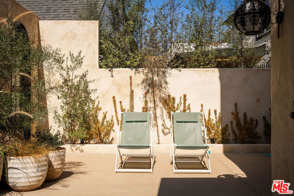 Thumbnail 38