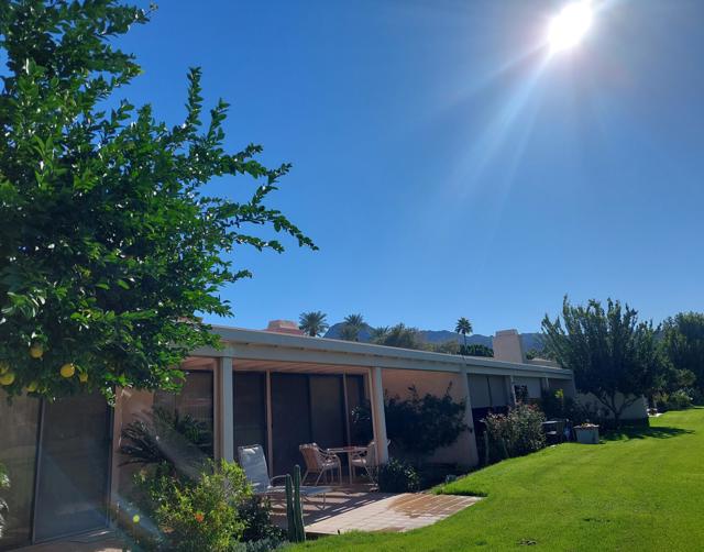 45885 Algonquin Circle, Indian Wells CA: https://media.crmls.org/mediaz/ff9e015a-138b-44dc-a272-6d8751a60f30.jpg