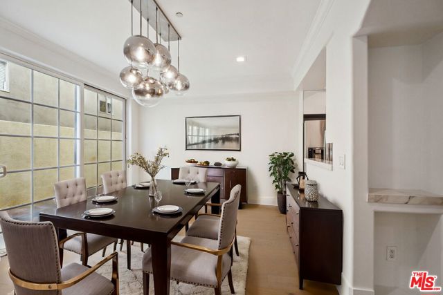 1861 Veteran Avenue, Los Angeles CA: https://media.crmls.org/mediaz/ff9e7b8c-96ff-467c-9083-2c513759dcf0.jpg