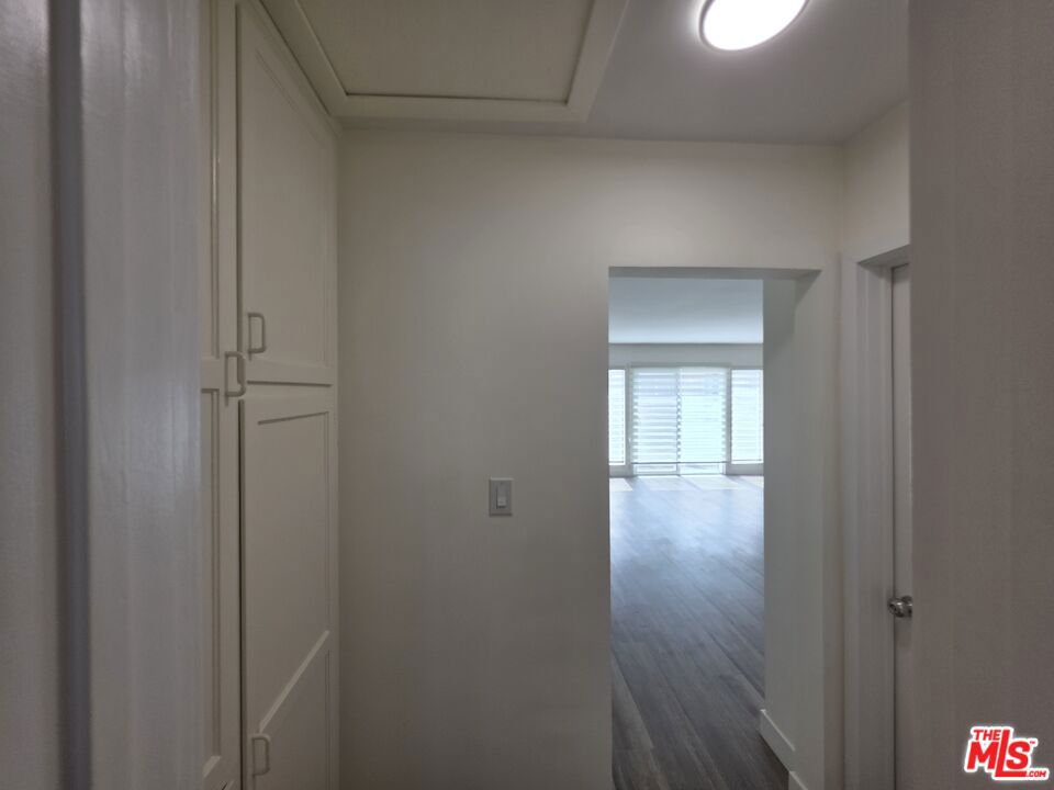 https://media.crmls.org/mediaz/ff9f9a2d-b9aa-4df1-9b8a-db464c3bbbf6.jpg?preset=X-Large