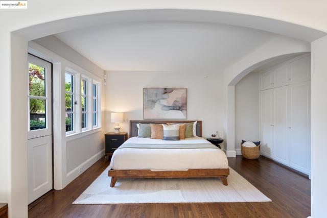 2583 Buena Vista Way, Berkeley CA: https://media.crmls.org/mediaz/ff9fae5b-0f4c-4731-a679-3a5d7cea24e6.jpg