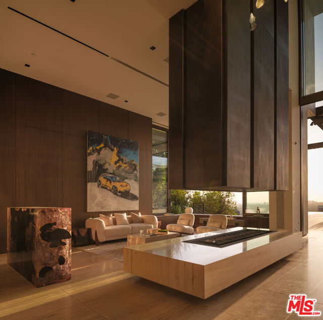 1305 Collingwood Place, Los Angeles CA: https://media.crmls.org/mediaz/ffa0451f-d347-46e0-869c-9fcdb22b2bad.jpg