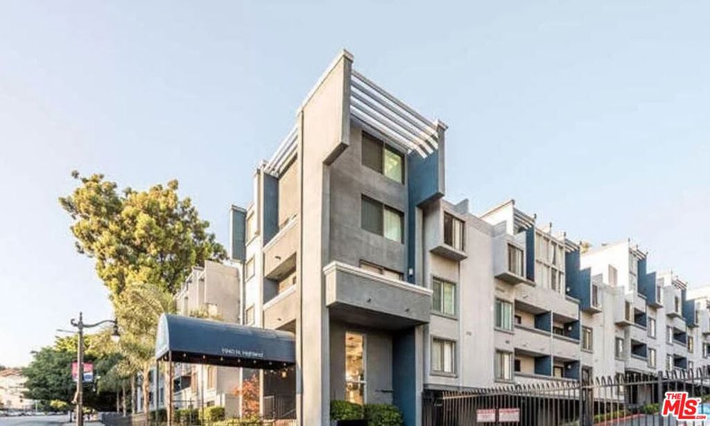 1940 N Highland Avenue #81