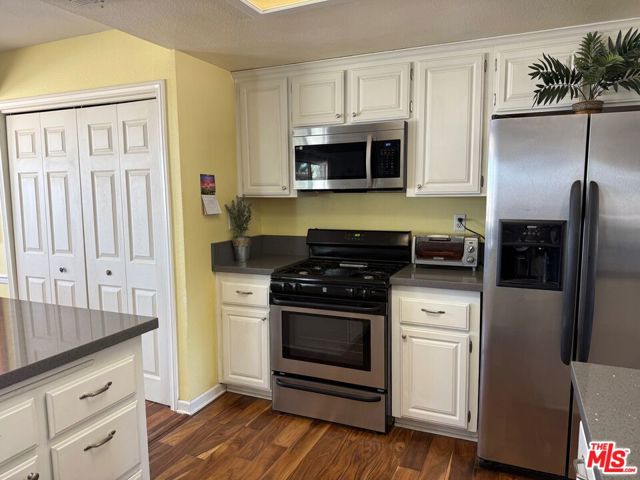 8125 Centola Road, Phelan CA: https://media.crmls.org/mediaz/ffa0c7c2-455b-4728-8f4b-c73197c85a94.jpg