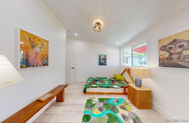 873 Towne Street, Costa Mesa CA: https://media.crmls.org/mediaz/ffa0f4c8-8b51-44f5-a075-98dd47f7818f.jpg