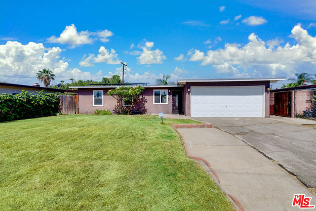 5633 Cedarglen Drive, Azusa CA: https://media.crmls.org/mediaz/ffa15841-a23e-4002-b58f-47a1f53d7e20.jpg