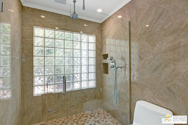 830 N Riverside Drive, Palm Springs CA: https://media.crmls.org/mediaz/ffa16447-4e72-43a8-9ca6-def39ace3e26.jpg