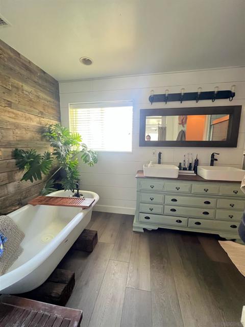 31913 Calle El Potrero, Pauma Valley CA: https://media.crmls.org/mediaz/ffa1fafd-19ee-4c53-b8e5-0c667690f9cb.jpg