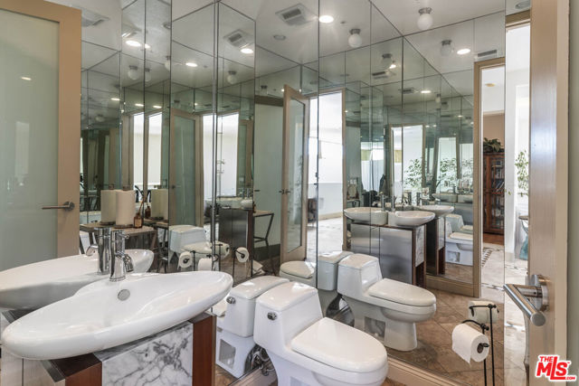159 Dapplegray Road, Bell Canyon CA: https://media.crmls.org/mediaz/ffa225ee-e6bd-41ef-b9a9-b861d5acd317.jpg