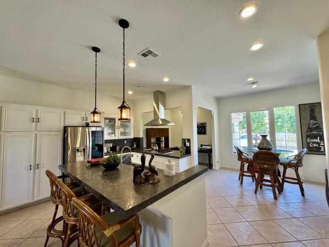 34 Calle La Reina, Rancho Mirage CA: https://media.crmls.org/mediaz/ffa22839-0463-498c-854f-9ef8c8c571f5.jpg