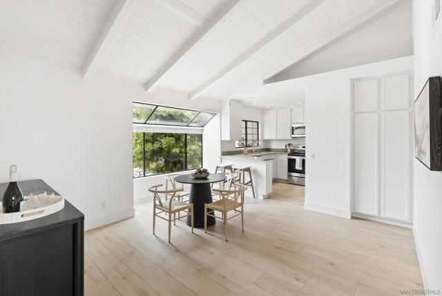 3133 Vista Rica, Carlsbad CA: https://media.crmls.org/mediaz/ffa23de8-f3c7-4afa-8046-6b5a93cf63cf.jpg