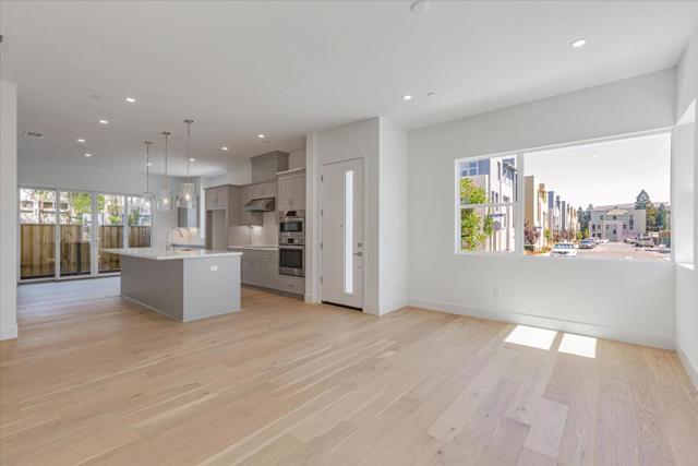 322 Isabelline Court, San Ramon CA: https://media.crmls.org/mediaz/ffa2eef2-73a5-4a53-87ad-de67a5b1bcb1.jpg