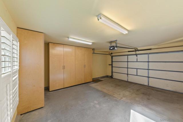 261 G Ave, Coronado CA: https://media.crmls.org/mediaz/ffa3bd09-d34b-4f5e-84c5-49172ae396f5.jpg