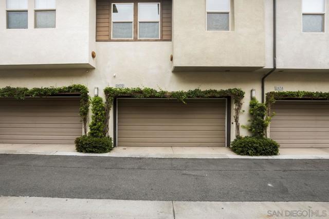 2472 Aperture Circle, San Diego CA: https://media.crmls.org/mediaz/ffa46cb9-d504-4041-9c29-0b8373044939.jpg