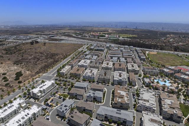 5506 Sandcliff Ln, San Diego CA: https://media.crmls.org/mediaz/ffa4ba85-152f-48ed-8ff8-89af14bbd53e.jpg