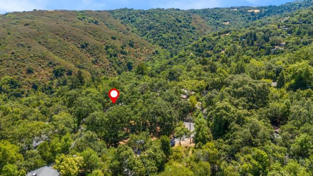 161 Los Trancos Circle, Portola Valley CA: https://media.crmls.org/mediaz/ffa515e2-170c-4c9f-bb55-d6163b806b4e.jpg