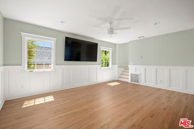 541 Homer Street, Manhattan Beach CA: https://media.crmls.org/mediaz/ffa52ac8-a452-4413-98d0-0671930dc062.jpg