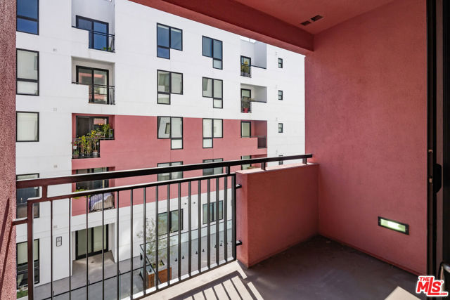 1234 Wilshire Boulevard, Los Angeles CA: https://media.crmls.org/mediaz/ffa5c231-0d06-4593-995f-72d656a9878b.jpg