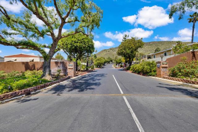 1120 Pepper Dr, El Cajon CA: https://media.crmls.org/mediaz/ffa5c2ca-5747-45f3-88fe-aa5bed9985d6.jpg