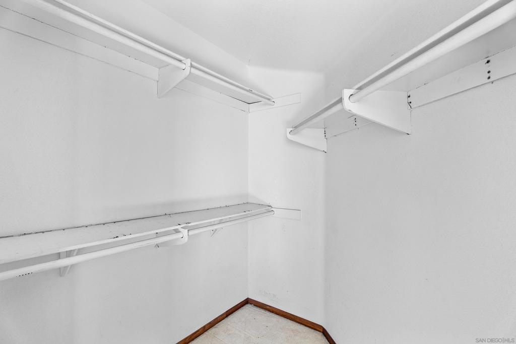 https://media.crmls.org/mediaz/ffa5f3f0-b054-4ca7-98c3-48aabab64eff.jpg?preset=X-Large