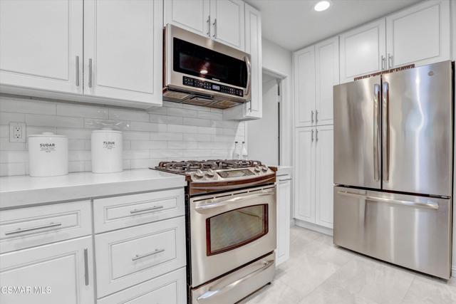 103 W Janss Road, Thousand Oaks CA: https://media.crmls.org/mediaz/ffa60c6e-2cdb-48c2-b560-5d6f4f9ba1de.jpg