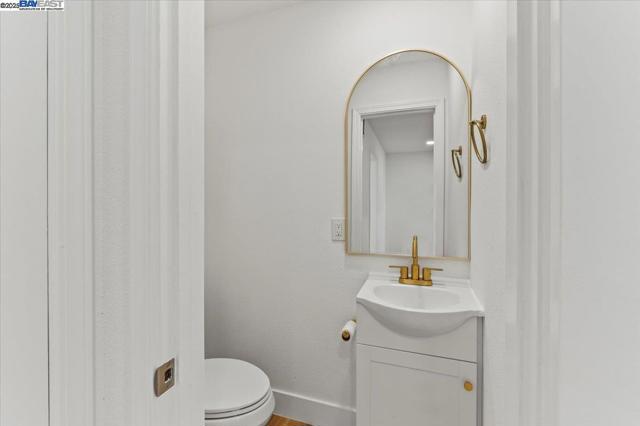 462 Craven Court, Hayward CA: https://media.crmls.org/mediaz/ffa640a0-0450-4086-9fd2-fb079337db3c.jpg