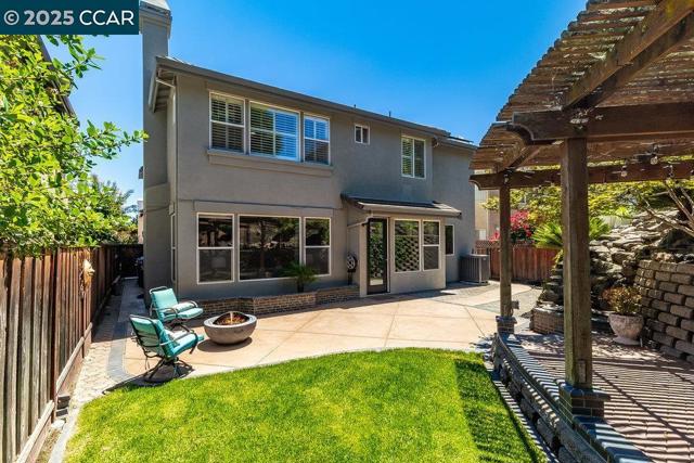 113 St Laurent Ct, Martinez CA: https://media.crmls.org/mediaz/ffa78561-cddd-46bd-9cb0-e04f9ba54375.jpg