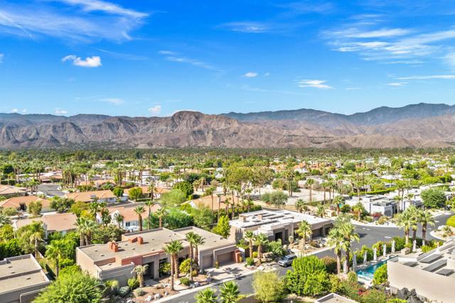 12 Boulder Lane, Rancho Mirage CA: https://media.crmls.org/mediaz/ffa78ce7-0cde-4f44-a41b-959a435f8076.jpg