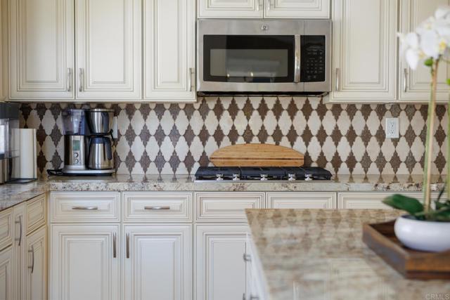 Detail Gallery Image 6 of 38 For 2385 Old Ranch Rd, Escondido,  CA 92027 - 5 Beds | 3 Baths