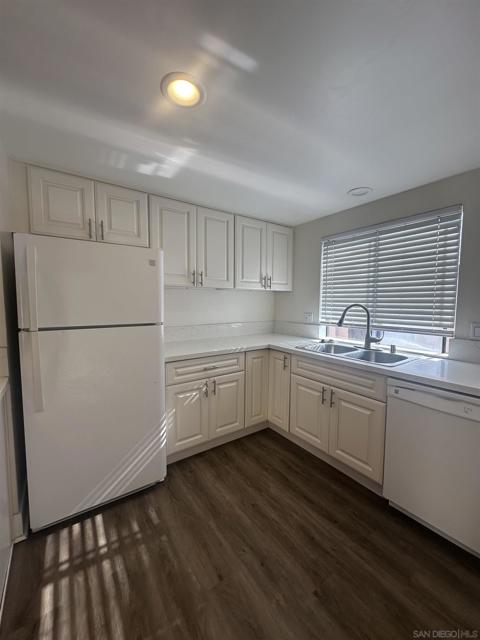 1002 30Th St, San Diego CA: https://media.crmls.org/mediaz/ffa9e7bd-e9e1-43cb-b6b0-528617f5ba79.jpg