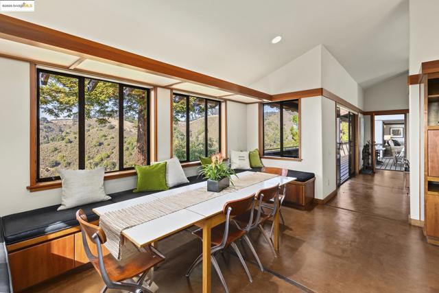 25 Dartmouth Dr, Berkeley CA: https://media.crmls.org/mediaz/ffaadb25-e233-4473-a61f-ad3c35b90fe6.jpg