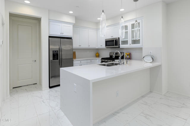 469 Pecana Street, Camarillo CA: https://media.crmls.org/mediaz/ffaaef10-eb7c-4999-b0f9-efcea758eae2.jpg