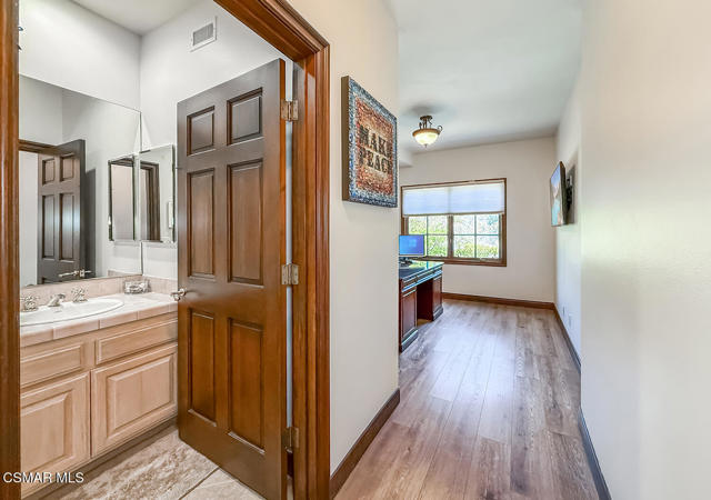 2317 Sierra Creek Road, Agoura Hills CA: https://media.crmls.org/mediaz/ffab3ea9-a038-4dbd-9df0-fd6c331a7446.jpg