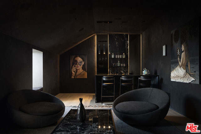 16401 Mulholland Drive, Los Angeles CA: https://media.crmls.org/mediaz/ffabb737-6834-42ae-9be7-c815d5a7fe0f.jpg