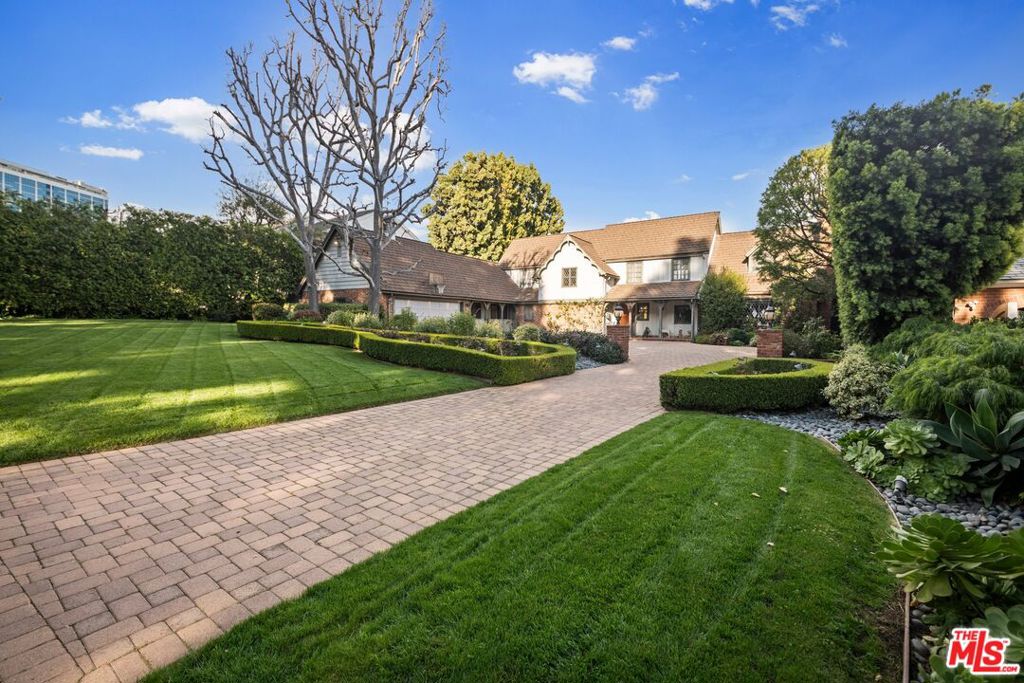 708 N Sierra Drive