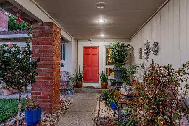 3197 Knightswood Way, San Jose CA: https://media.crmls.org/mediaz/ffac24bc-b96a-40e7-a19f-8579dfec8d2f.jpg